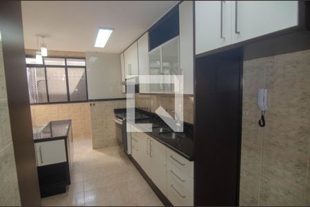 Apartamento à venda com 125m², 3 quartos e 2 vagasCozinha