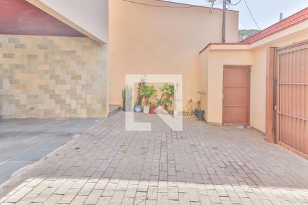 Casa à venda com 650m², 3 quartos e 4 vagas Casa à venda com 650m², 3 quartos e 4 vagasGaragem