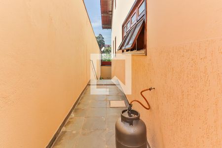 Casa à venda com 650m², 3 quartos e 4 vagas Casa à venda com 650m², 3 quartos e 4 vagasQuintal