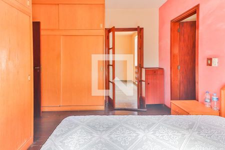 Casa à venda com 650m², 3 quartos e 4 vagas Casa à venda com 650m², 3 quartos e 4 vagasQuarto 3 Suite