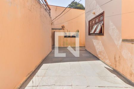 Casa à venda com 650m², 3 quartos e 4 vagas Casa à venda com 650m², 3 quartos e 4 vagasQuintal