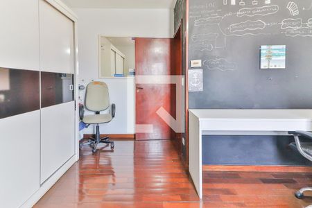 Casa à venda com 650m², 3 quartos e 4 vagas Casa à venda com 650m², 3 quartos e 4 vagasQuarto 2