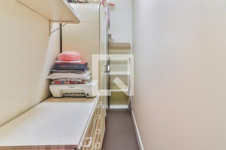 Casa à venda com 650m², 3 quartos e 4 vagas Casa à venda com 650m², 3 quartos e 4 vagasCloset Quarto 1