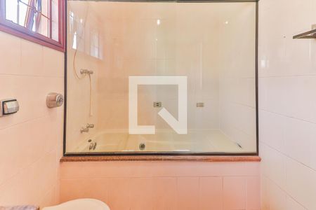 Casa à venda com 650m², 3 quartos e 4 vagas Casa à venda com 650m², 3 quartos e 4 vagasBanheiro Quarto 3 Suite