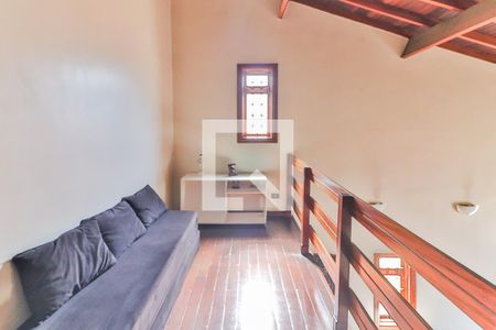 Casa à venda com 650m², 3 quartos e 4 vagas Casa à venda com 650m², 3 quartos e 4 vagasCorredor Quartos