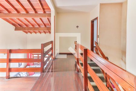 Casa à venda com 650m², 3 quartos e 4 vagas Casa à venda com 650m², 3 quartos e 4 vagasCorredor Quartos