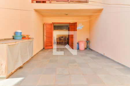 Casa à venda com 650m², 3 quartos e 4 vagas Casa à venda com 650m², 3 quartos e 4 vagasQuintal