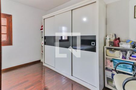 Casa à venda com 650m², 3 quartos e 4 vagas Casa à venda com 650m², 3 quartos e 4 vagasQuarto 2