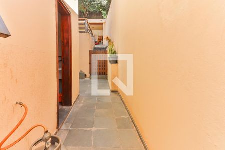 Casa à venda com 650m², 3 quartos e 4 vagas Casa à venda com 650m², 3 quartos e 4 vagasQuintal