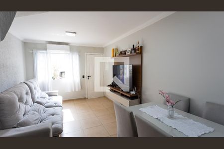 Sala de casa de condomínio para alugar com 3 quartos, 124m² em Parque Munhoz, São Paulo