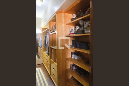 Apartamento à venda com 98m², 3 quartos e 1 vaga Apartamento à venda com 98m², 3 quartos e 1 vagaCloset