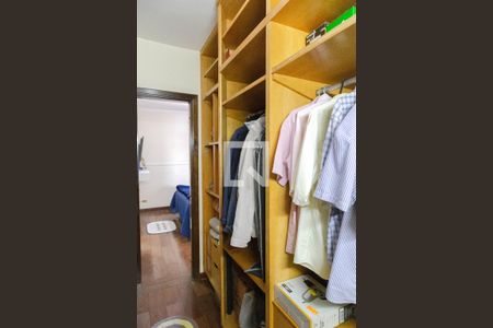 Apartamento à venda com 98m², 3 quartos e 1 vaga Apartamento à venda com 98m², 3 quartos e 1 vagaCloset