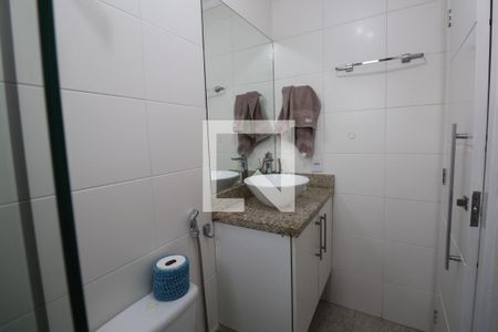Casa de condomínio à venda com 156m², 3 quartos e 2 vagasBanheiro