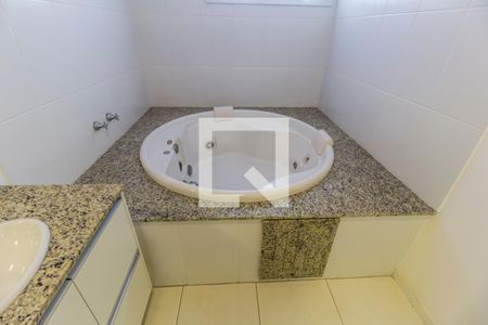 Apartamento para alugar com 190m², 3 quartos e 2 vagas Apartamento para alugar com 190m², 3 quartos e 2 vagasDetalhe do Banheiro da Suite