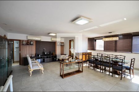 Apartamento à venda com 320m², 4 quartos e 3 vagasTerraço