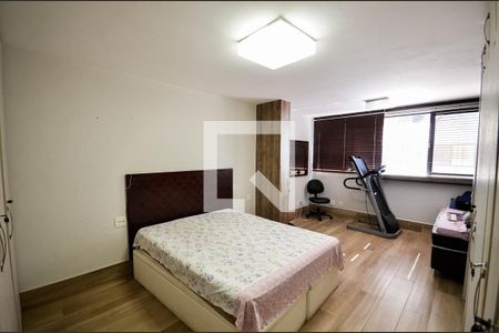 Apartamento à venda com 320m², 4 quartos e 3 vagasSuíte 2