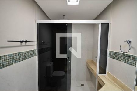 Apartamento à venda com 320m², 4 quartos e 3 vagasBanheiro da Suíte 2