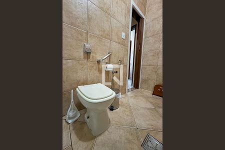 Casa à venda com 240m², 3 quartos e 4 vagas Casa à venda com 240m², 3 quartos e 4 vagasBanheiro