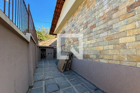 Casa à venda com 240m², 3 quartos e 4 vagas Casa à venda com 240m², 3 quartos e 4 vagasGaragem 2