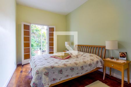 Casa à venda com 210m², 4 quartos e 4 vagas