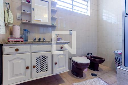 Casa à venda com 210m², 4 quartos e 4 vagas