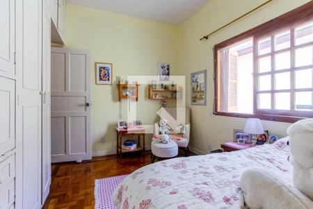 Casa à venda com 210m², 4 quartos e 4 vagas