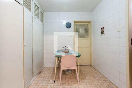 Casa à venda com 210m², 4 quartos e 4 vagas