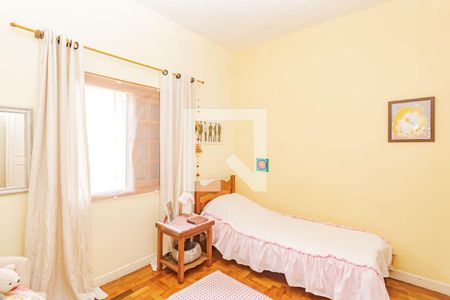 Casa à venda com 210m², 4 quartos e 4 vagas