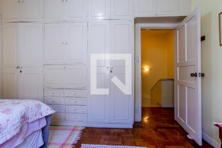 Casa à venda com 210m², 4 quartos e 4 vagas