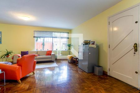 Casa à venda com 210m², 4 quartos e 4 vagas