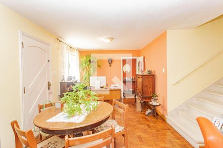 Casa à venda com 210m², 4 quartos e 4 vagas