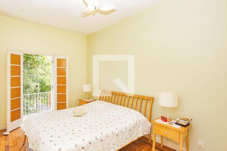 Casa à venda com 210m², 4 quartos e 4 vagas