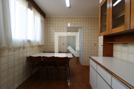 Apartamento para alugar com 181m², 3 quartos e 2 vagasCopa
