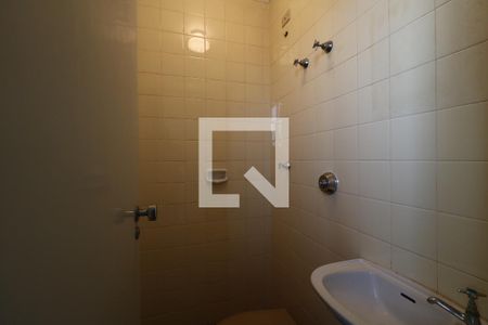 Apartamento para alugar com 181m², 3 quartos e 2 vagasBanheiro de Serviço