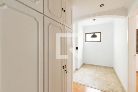 Corredor de apartamento para alugar com 3 quartos, 115m² em Consolação, São Paulo
