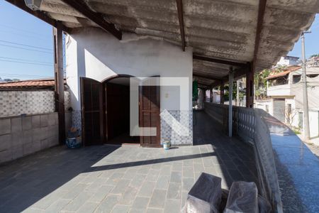 Casa à venda com 248m², 2 quartos e 4 vagas Casa à venda com 248m², 2 quartos e 4 vagasCobertura