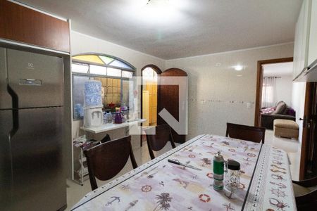 Casa à venda com 248m², 2 quartos e 4 vagas Casa à venda com 248m², 2 quartos e 4 vagasCozinha