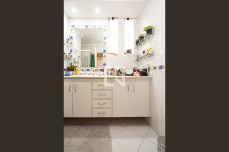 Apartamento à venda com 163m², 3 quartos e 2 vagas Apartamento à venda com 163m², 3 quartos e 2 vagasBanheiro da Suíte