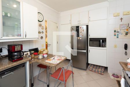 Apartamento à venda com 163m², 3 quartos e 2 vagas Apartamento à venda com 163m², 3 quartos e 2 vagasCozinha