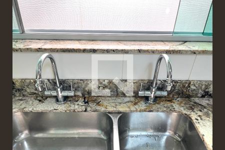 Casa à venda com 350m², 4 quartos e 3 vagas Casa à venda com 350m², 4 quartos e 3 vagasCozinha