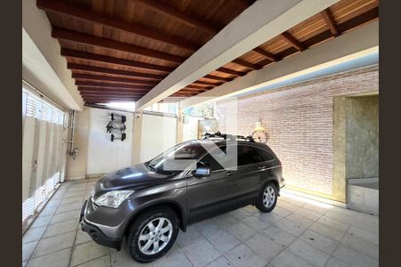 Casa à venda com 350m², 4 quartos e 3 vagas Casa à venda com 350m², 4 quartos e 3 vagasGaragem