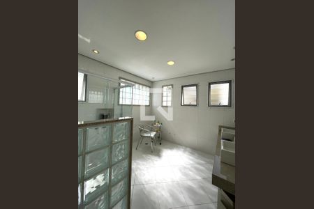 Casa à venda com 350m², 4 quartos e 3 vagas Casa à venda com 350m², 4 quartos e 3 vagasBanheiro da Suíte 1