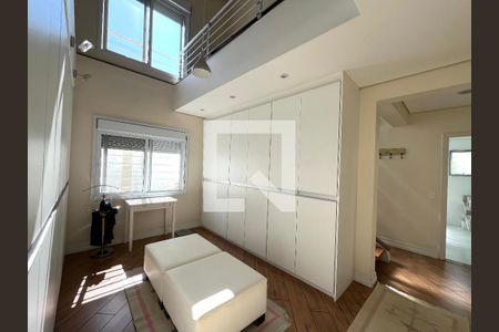 Casa à venda com 350m², 4 quartos e 3 vagas Casa à venda com 350m², 4 quartos e 3 vagasCloset da suíte 1