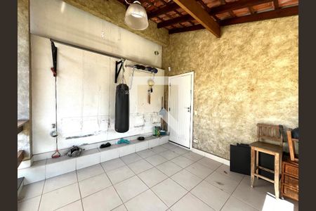 Casa à venda com 350m², 4 quartos e 3 vagas Casa à venda com 350m², 4 quartos e 3 vagasVaranda da Suíte 1