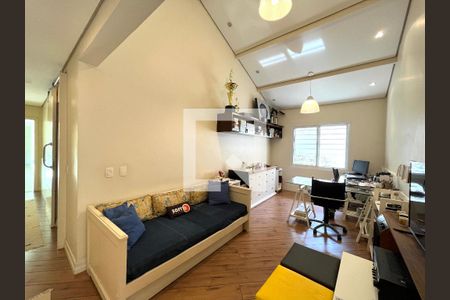 Casa à venda com 350m², 4 quartos e 3 vagas Casa à venda com 350m², 4 quartos e 3 vagasEscritório