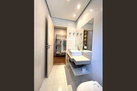 Casa à venda com 350m², 4 quartos e 3 vagas Casa à venda com 350m², 4 quartos e 3 vagasBanheiro da Suíte 3