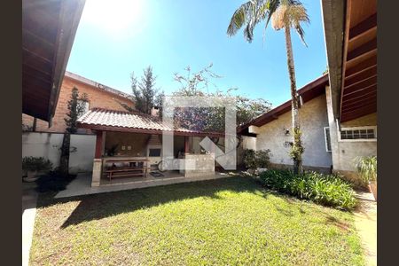 Casa à venda com 350m², 4 quartos e 3 vagas Casa à venda com 350m², 4 quartos e 3 vagasJardim