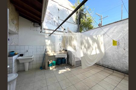 Casa à venda com 350m², 4 quartos e 3 vagas Casa à venda com 350m², 4 quartos e 3 vagasÁrea de Serviço