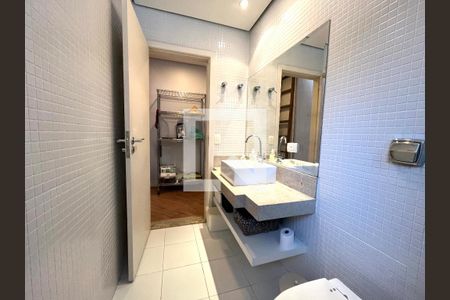 Casa à venda com 350m², 4 quartos e 3 vagas Casa à venda com 350m², 4 quartos e 3 vagasBanheiro da Suíte 3