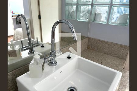 Casa à venda com 350m², 4 quartos e 3 vagas Casa à venda com 350m², 4 quartos e 3 vagasBanheiro da Suíte 2